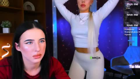 Snapshot of lara_moon1 chatting on 05.31.26 your dream online show from 05.31.26