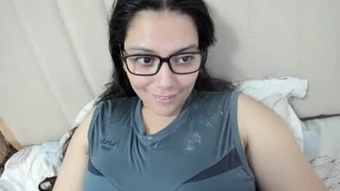 lara online show from 09.24.25