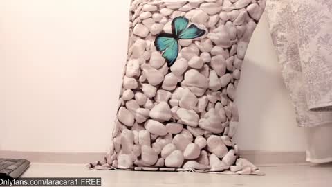 Lara online show from 01.18.25