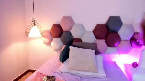  Lara Gold  online show from 12.31.24