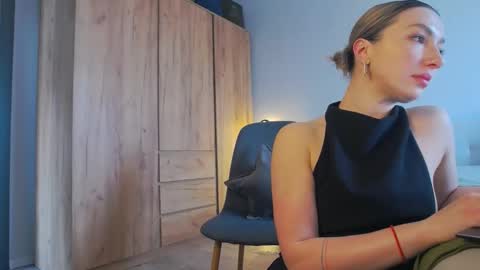 Snapshot of larakanes chatting on 03.10.25 LaraKanes online show from 03.10.25