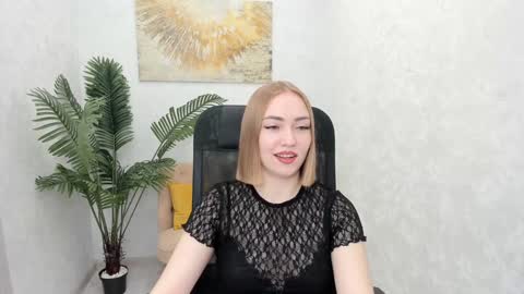 larakrein online show from 12.02.24