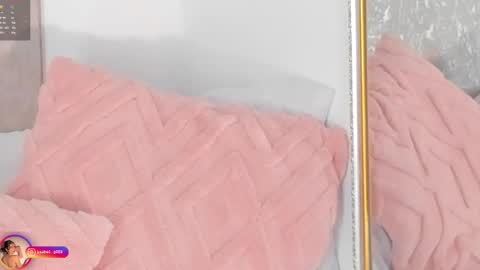 Lara  online show from 09.18.25