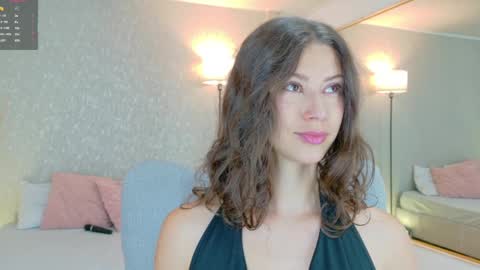 Snapshot of laralane_ chatting on 05.14.26 Lara online show from 05.14.26