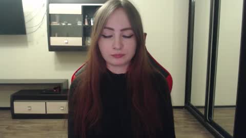 Laralianna online show from 02.20.25