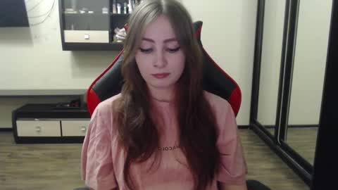 Laralianna online show from 02.22.25