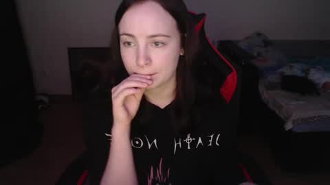 Laralianna online show from 12.15.25