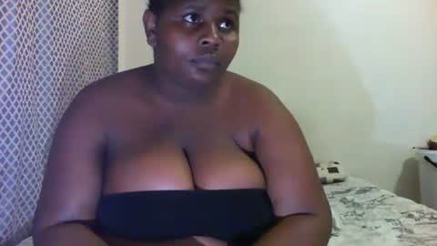 Snapshot of laralovex chatting on 12.03.24 laralovex online show from 12.03.24