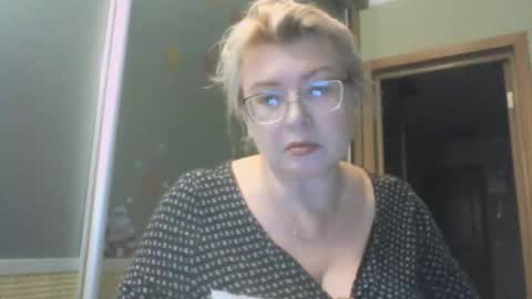 Snapshot of laramrs chatting on 09.24.25 laramrs online show from 09.24.25