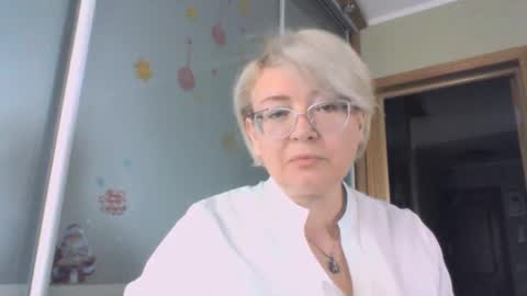 Snapshot of laramrs chatting on 09.27.25 laramrs online show from 09.27.25