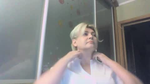 Snapshot of laramrs chatting on 09.30.25 laramrs online show from 09.30.25