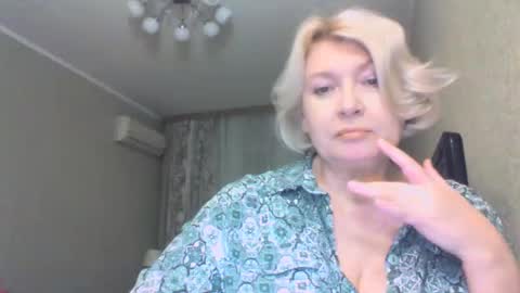 Snapshot of laramrs chatting on 10.07.25 laramrs online show from 10.07.25