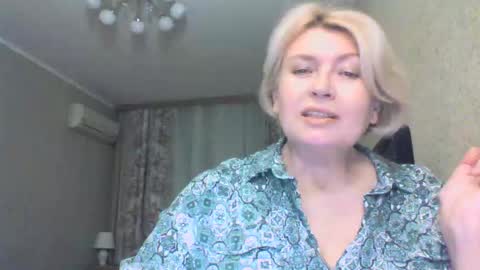 Snapshot of laramrs chatting on 10.10.25 laramrs online show from 10.10.25