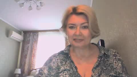 Snapshot of laramrs chatting on 10.11.25 laramrs online show from 10.11.25