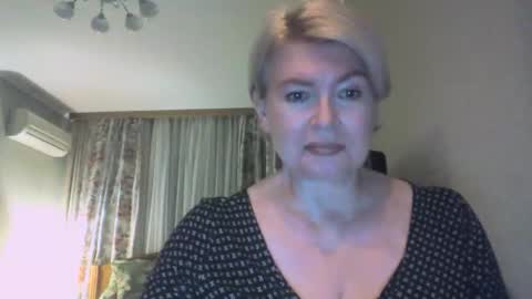 Snapshot of laramrs chatting on 10.13.25 laramrs online show from 10.13.25