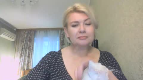 Snapshot of laramrs chatting on 10.25.25 laramrs online show from 10.25.25