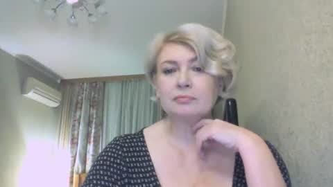 Snapshot of laramrs chatting on 11.11.25 laramrs online show from 11.11.25