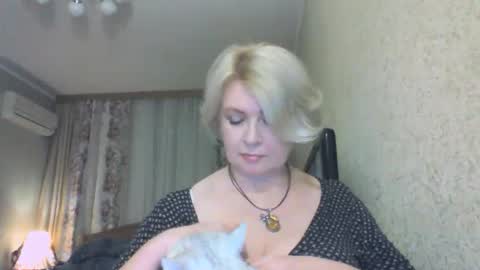 Snapshot of laramrs chatting on 12.03.25 laramrs online show from 12.03.25