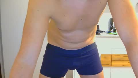 Snapshot of lari8989 chatting on 11.12.25 lari8989 online show from 11.12.25