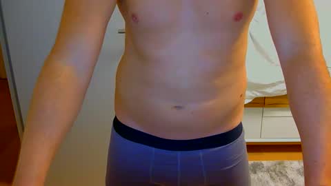 Snapshot of lari8989 chatting on 11.16.25 lari8989 online show from 11.16.25