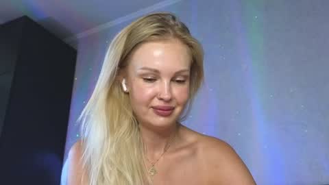 Snapshot of larine_morgan chatting on 07.11.26 LarineGMT7 UTC6 online show from 07.11.26
