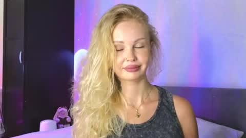 Snapshot of larine_morgan chatting on 07.12.26 LarineGMT7 UTC6 online show from 07.12.26