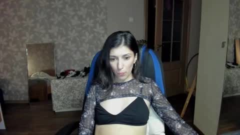 Larisa online show from 10.20.25