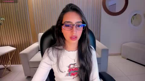 Larisa Smirnov online show from 10.22.25