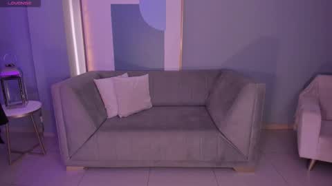 Larisa Smirnov online show from 11.21.25