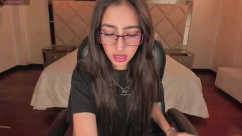 Larisa Smirnov online show from 12.20.25