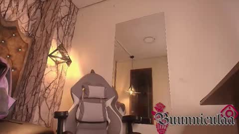  Lari online show from 11.24.25