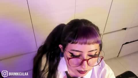 Snapshot of larissa01_ chatting on 05.16.26 Lari online show from 05.16.26