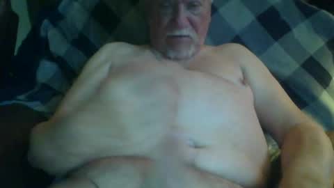 Snapshot of larryw01 chatting on 06.12.26 larryw01 online show from 06.12.26