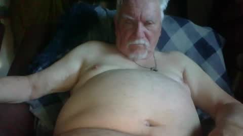 Snapshot of larryw01 chatting on 06.15.26 larryw01 online show from 06.15.26