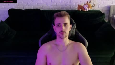 Snapshot of larstar01 chatting on 01.08.25 Lars online show from 01.08.25