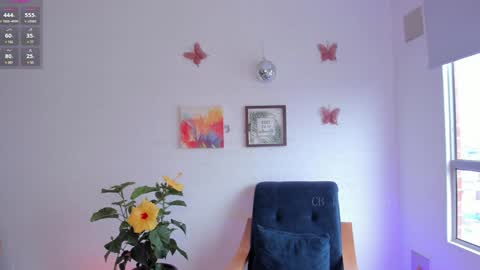 Snapshot of lary_holly chatting on 02.08.25 Lary  online show from 02.08.25