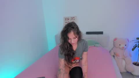 Snapshot of lary_holly chatting on 06.09.26 Lary online show from 06.09.26