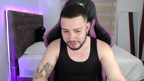 Snapshot of latam_ chatting on 03.11.25 YOUR BABY online show from 03.11.25