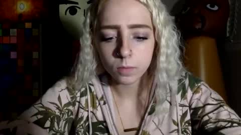 Snapshot of latenightkash chatting on 02.27.26 Roxy blue online show from 02.27.26