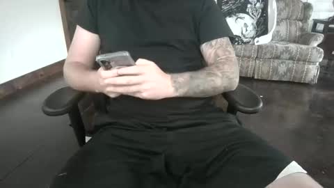 Snapshot of latenights_13 chatting on 11.16.25 latenights_13 online show from 11.16.25