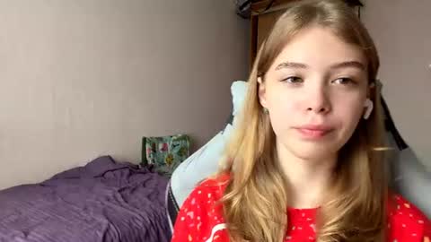 Snapshot of lateshastarnaud chatting on 07.05.26 Linet online show from 07.05.26