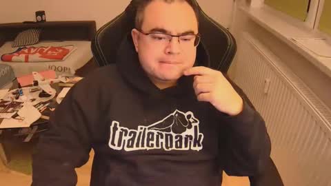 Snapshot of latexboy893 chatting on 11.18.25 latexboy893 online show from 11.18.25