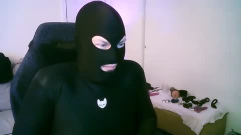 Snapshot of latexminheadroom chatting on 06.20.26 latexminheadroom online show from 06.20.26