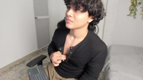 Snapshot of latin_beastx chatting on 06.17.26 latin_beastx online show from 06.17.26
