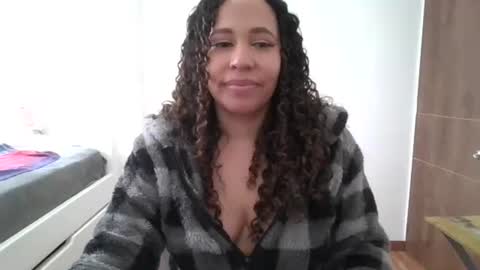 Snapshot of latina_hot84 chatting on 06.05.26 Mercedes online show from 06.05.26