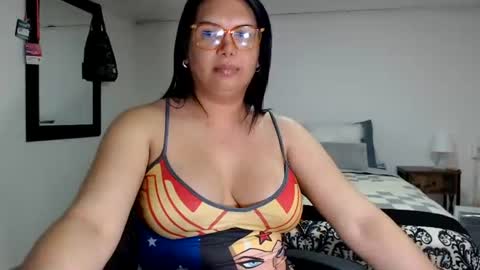 Snapshot of latinaflower_ts chatting on 07.14.26 FLOR SALVAJE online show from 07.14.26