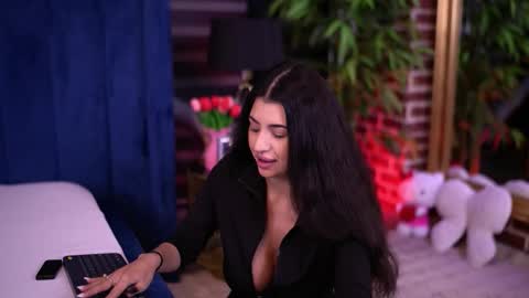 Snapshot of latinaloco chatting on 02.02.26 Latina online show from 02.02.26