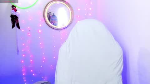 Snapshot of latinamav22 chatting on 06.28.26 latinamav22 online show from 06.28.26