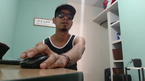 Snapshot of latinbigcrazy chatting on 05.29.26 latinbigcrazy online show from 05.29.26