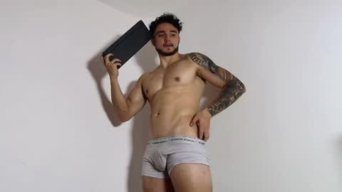 Snapshot of latinboyvip_ chatting on 06.06.26 LatinBoyVIP Colombian online show from 06.06.26
